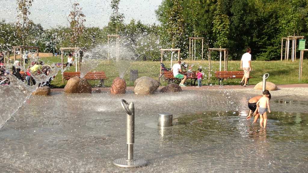 Wasserspielplatz Niddapark Frankfurt 
