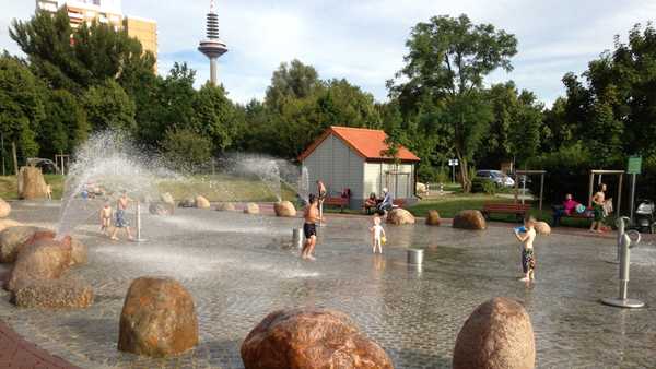 Wasserspielplatz am Ginnheimer Wäldchen Frankfurt/Main